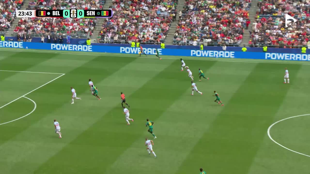 Diarra a reluat în plasă după ce mingea a ricoșat din bară | Belgia - Senegal