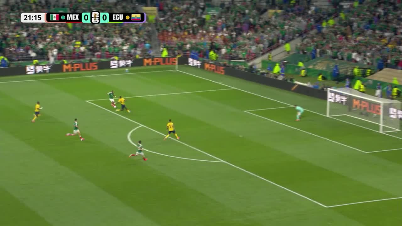 Quinones &icirc;nscrie șutează superb la vinclu (min. 22) | Mexic - Ecuador