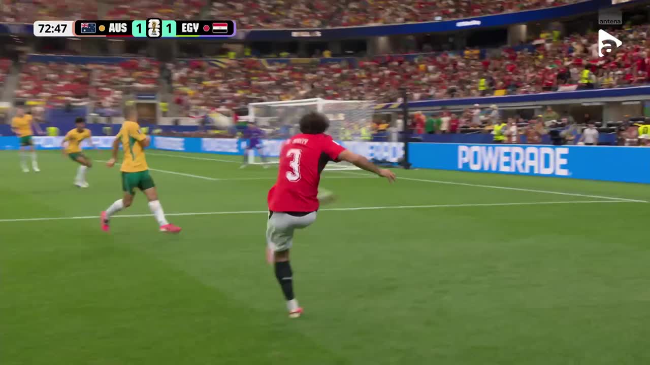 Emam Ashour a șutat mult pe lângă poartă | Australia - Egipt