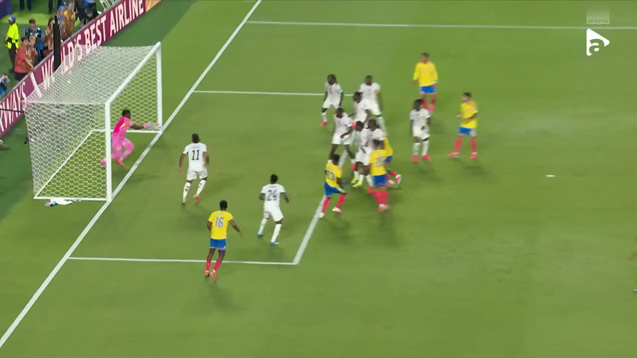 Juan Fernando Quintero centrează din corner, Davinson Sanchez reia, dar portarul salvează | Columbia - Ghana