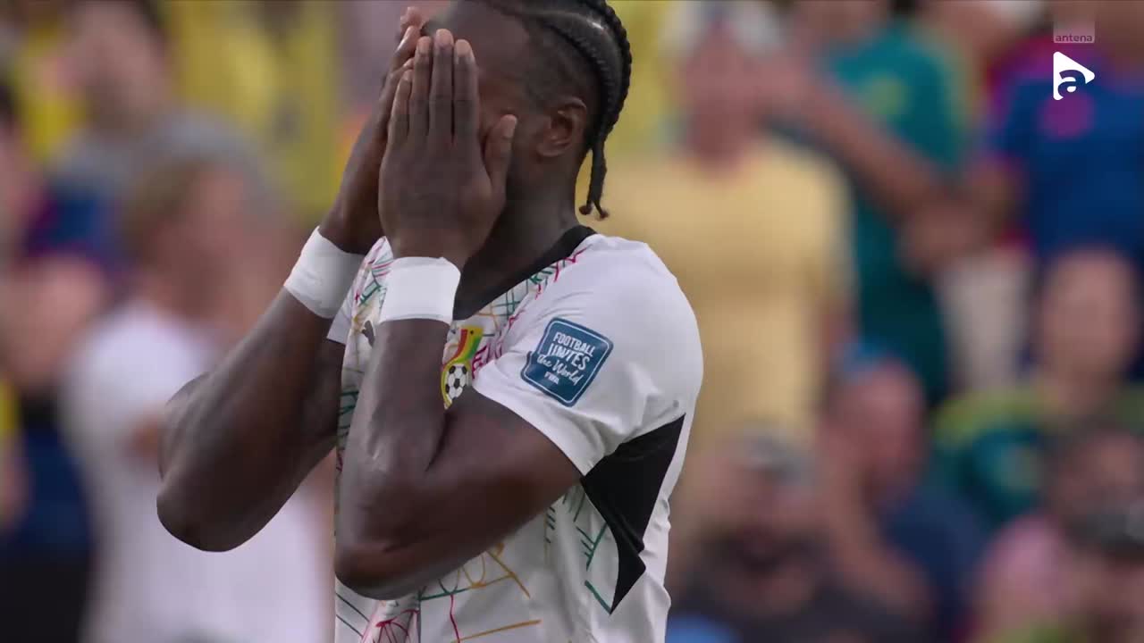 Thomas Partey șutează puternic de la marginea careului, însă mingea trece pe lângă poartă | Columbia - Ghana