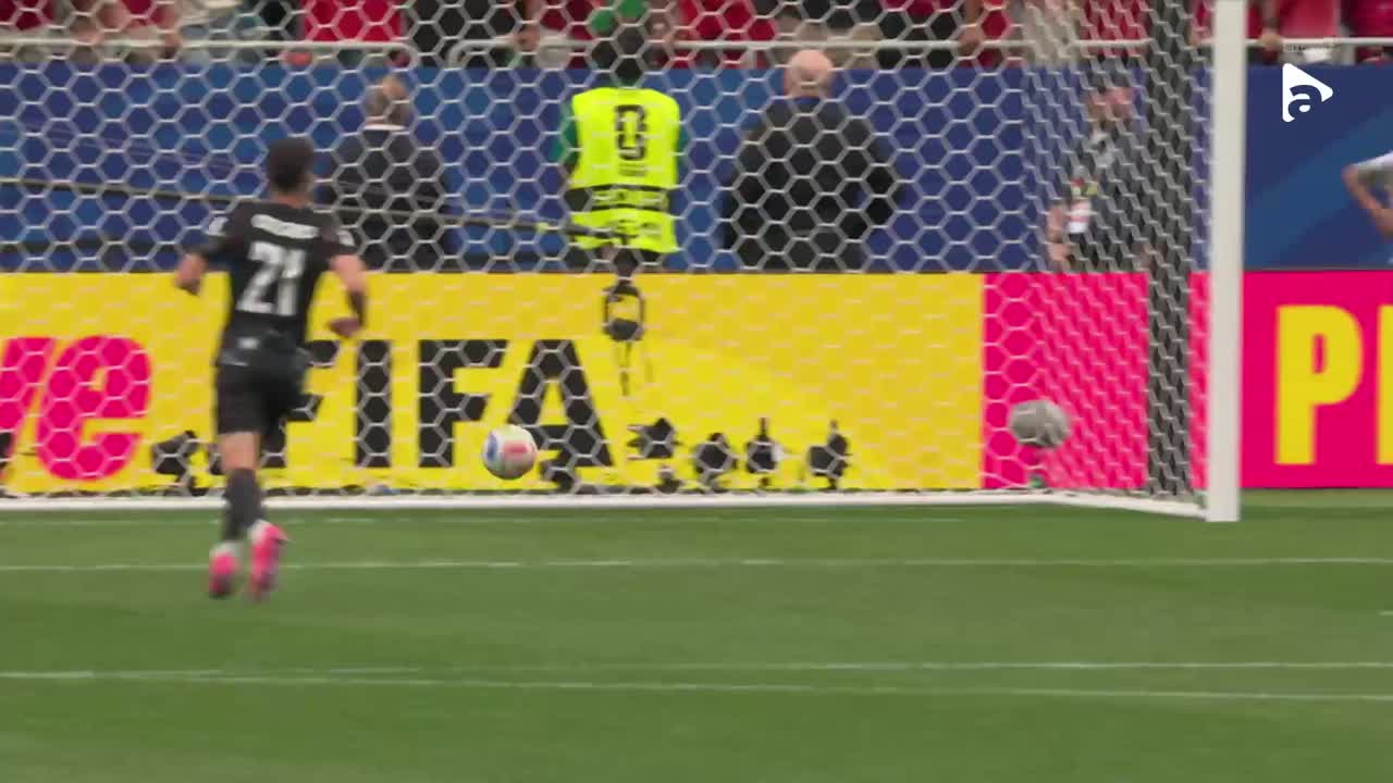 Soufiane Rahimi închide tabela! Marocanul îl învinge pe portarul Maxime Crepeau | Canada - Maroc