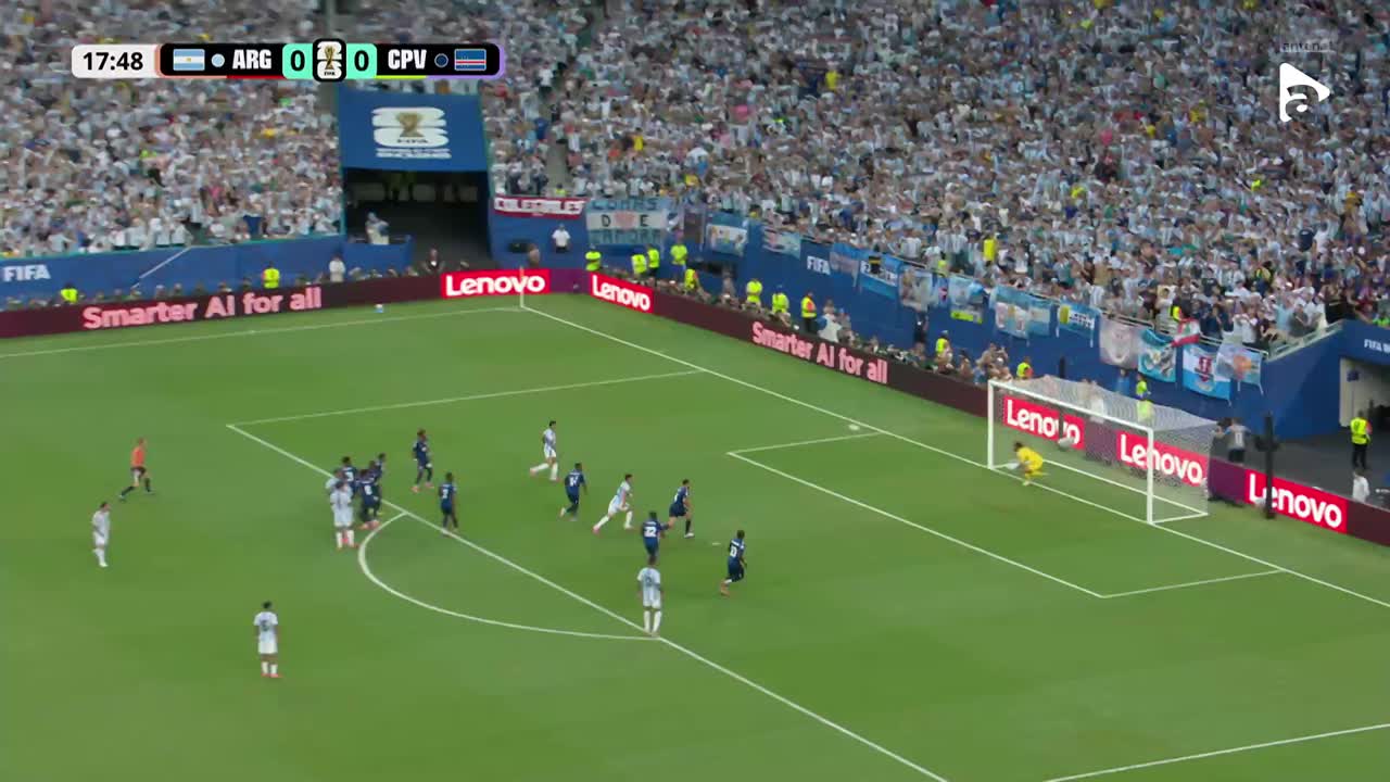 O nouă lovitura liberă executată de Lionel Messi este prinsă de Vozinha | Argentina - Capul Verde