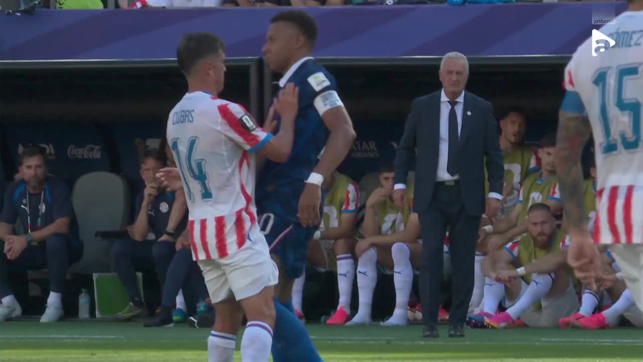 Spiritele s-au încins între fotbaliștii celor două echipe | Paraguay - Franța