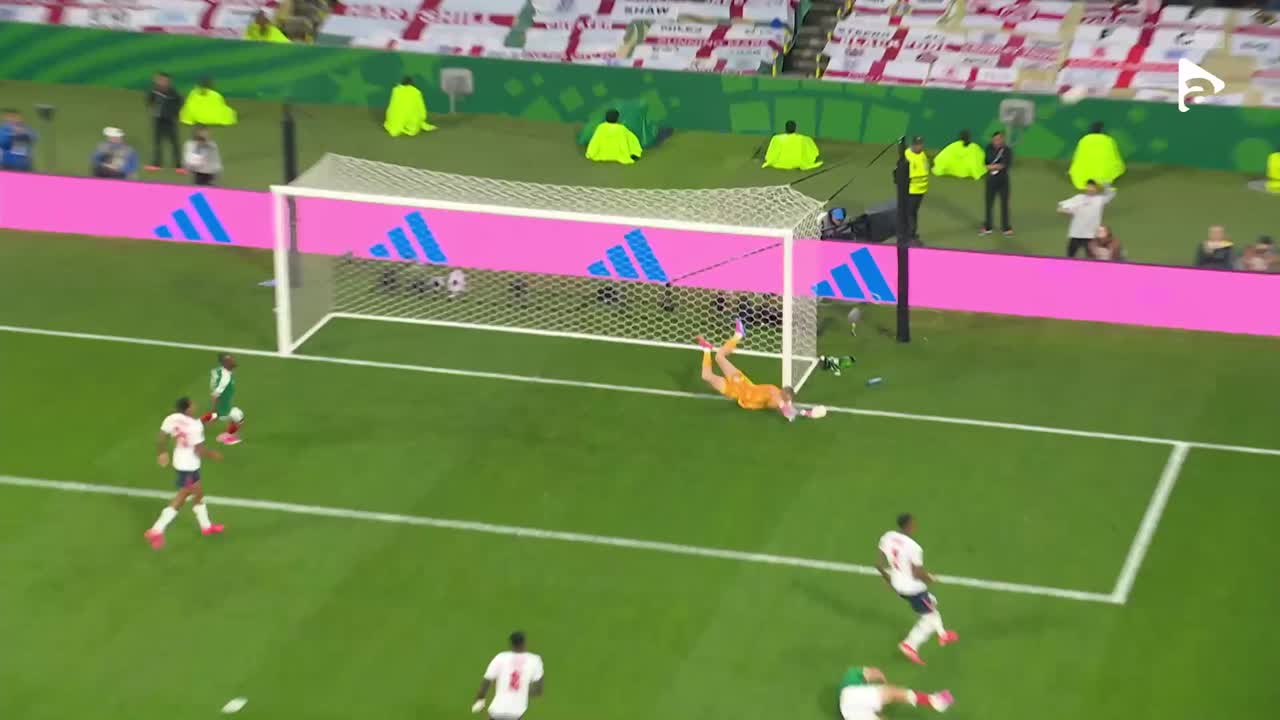Jordan Pickford respinge lovitura de cap a lui Raul Jimenez | Mexic - Anglia