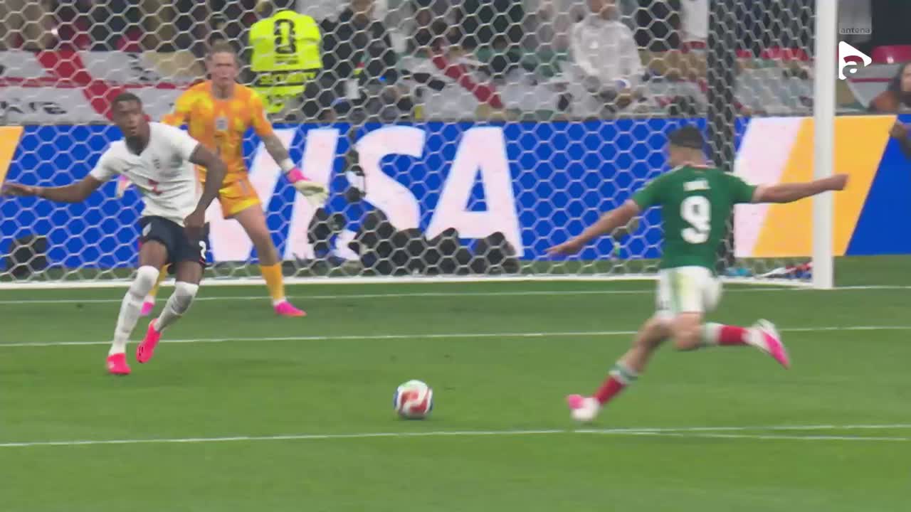 Șutul lui Raul Jimenez trece milimetric pe lângă poarta englezilor | Mexic - Anglia