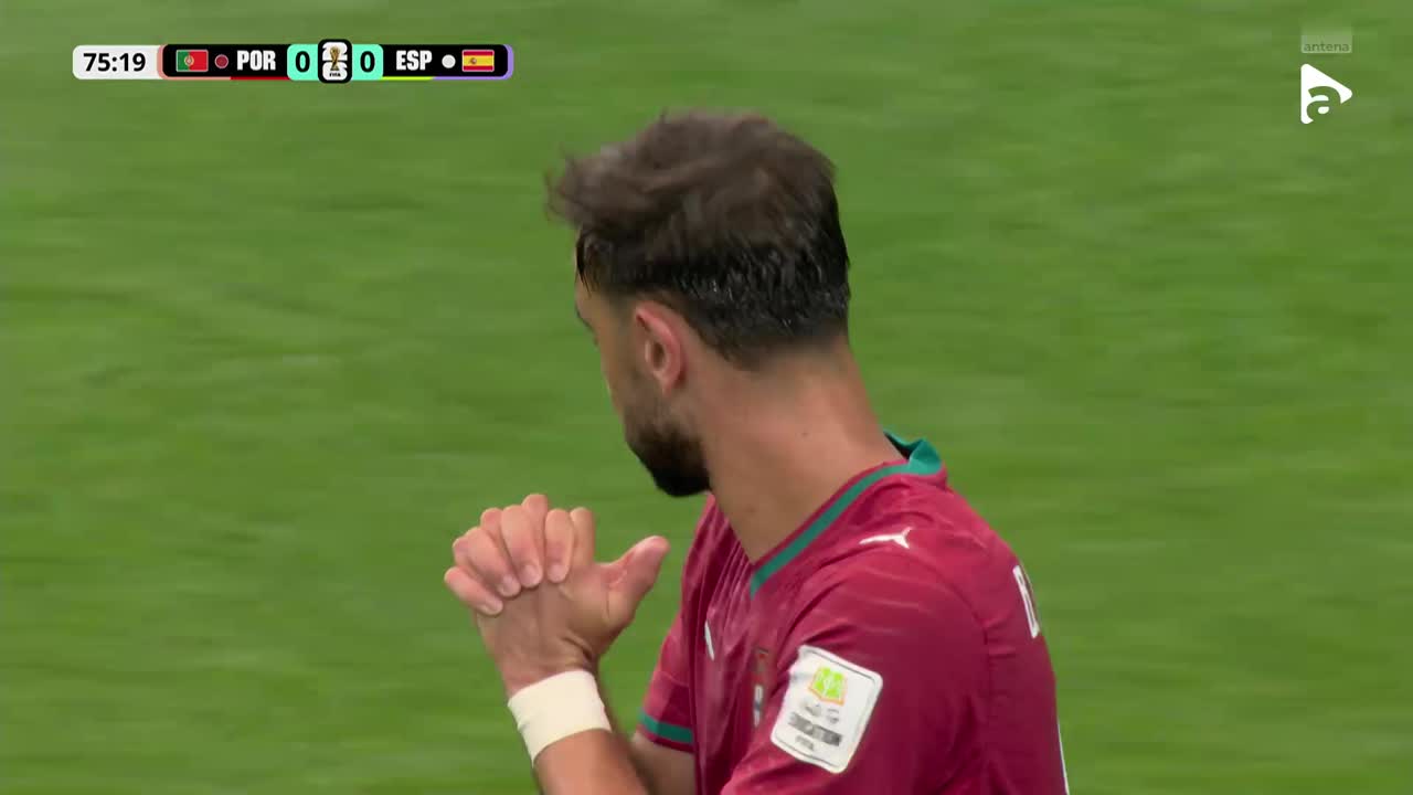 Bruno Fernandes a șutat în plasa laterală | Portugalia - Spania