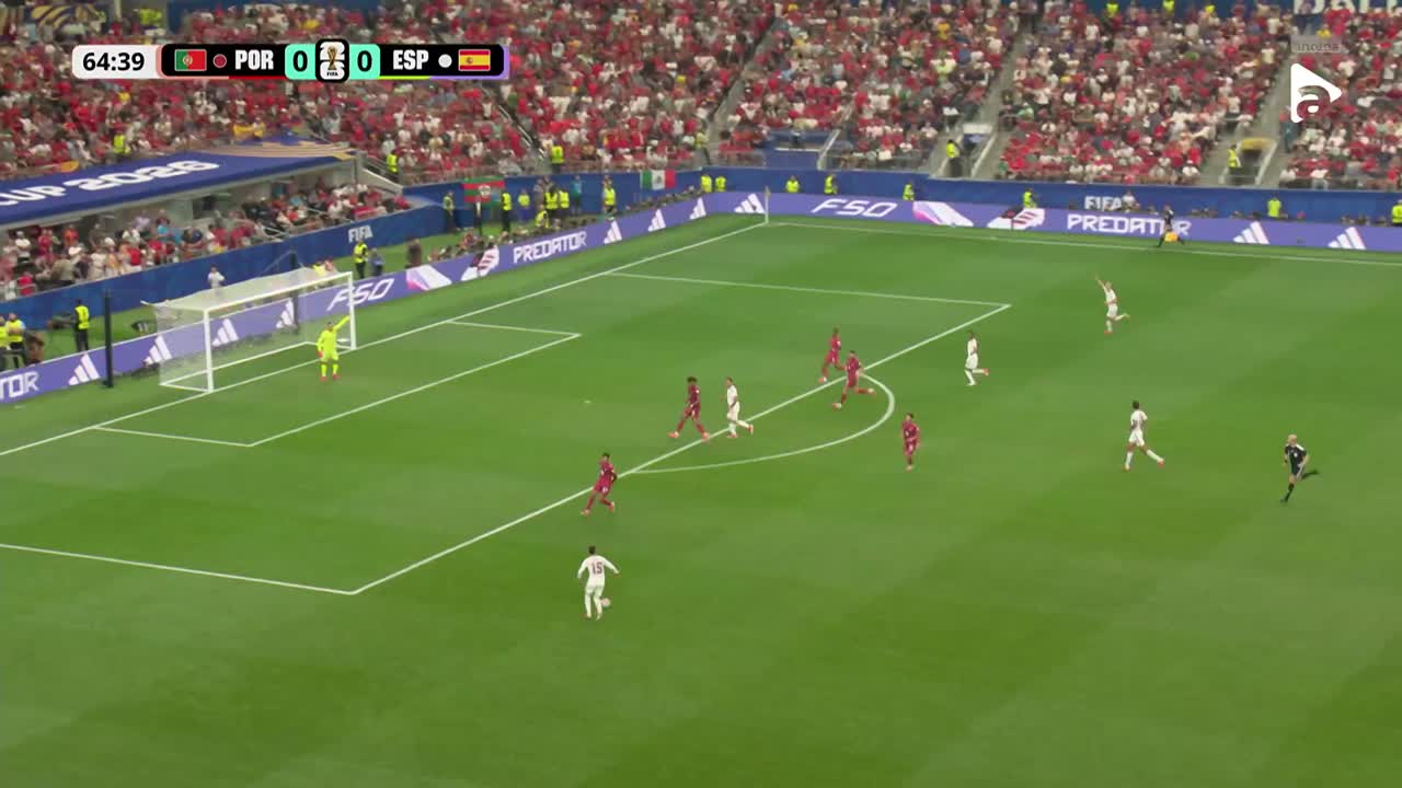 Alex Baena a tras pe jos din marginea careului | Portugalia - Spania