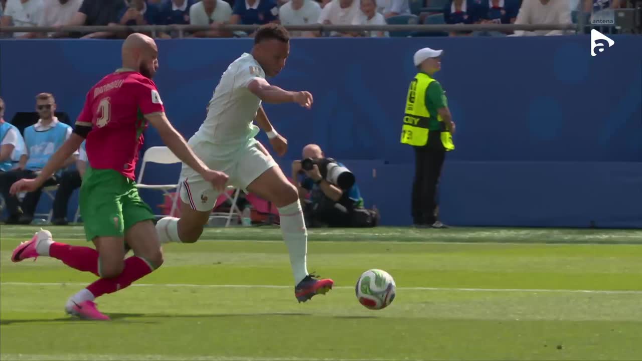 Penalty! Kylian Mbappe a fost faultat în careu de Mazraoui | Franța - Maroc