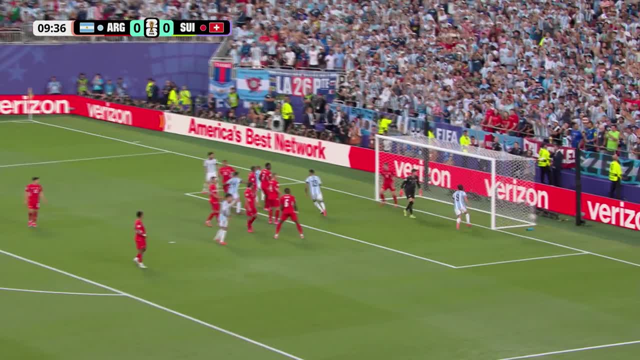Mac Allister &icirc;nscrie după centrarea lui Messi din corner (min. 10) | Argentina - Elveția