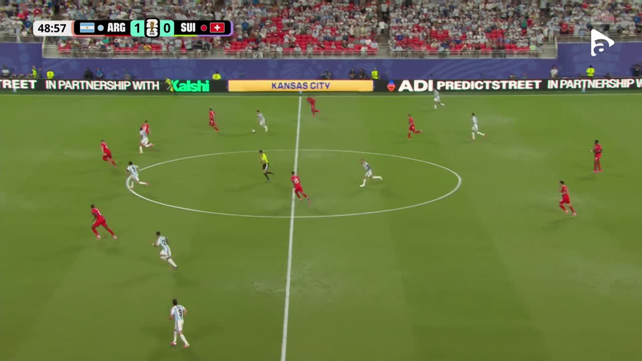 Molina șutează din lateral, dar nu reușește să prindă poarta | Argentina - Elveția
