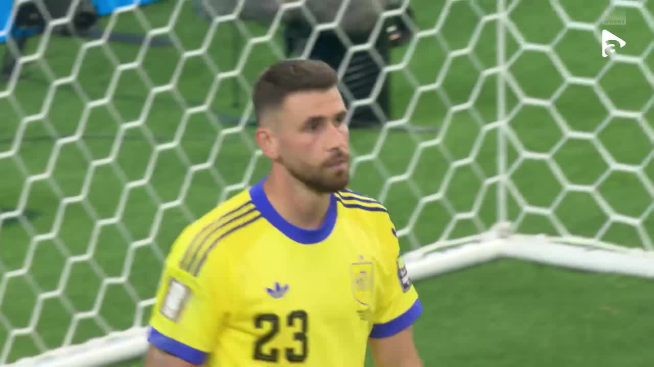 Mbappe a şutat periculos, Unai Simon a respins în corner | Franța - Spania