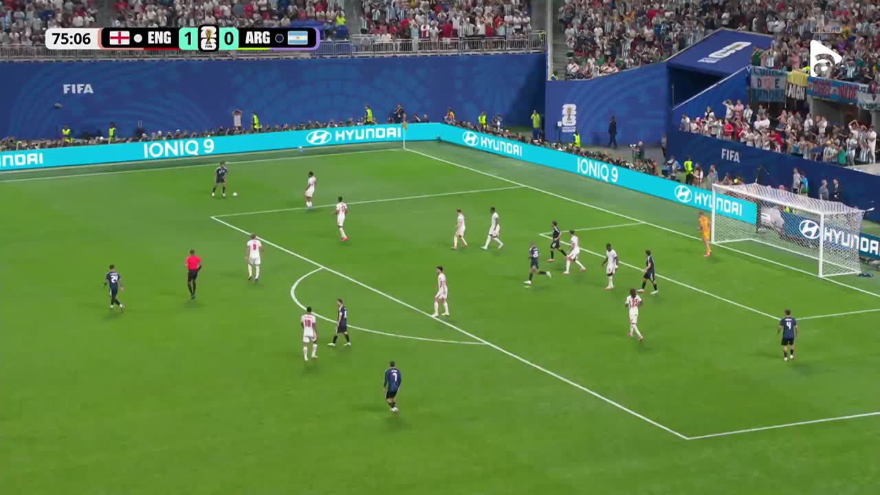 Mac Allister trimite cu capul în bara porții lui Pickford | Anglia - Argentina