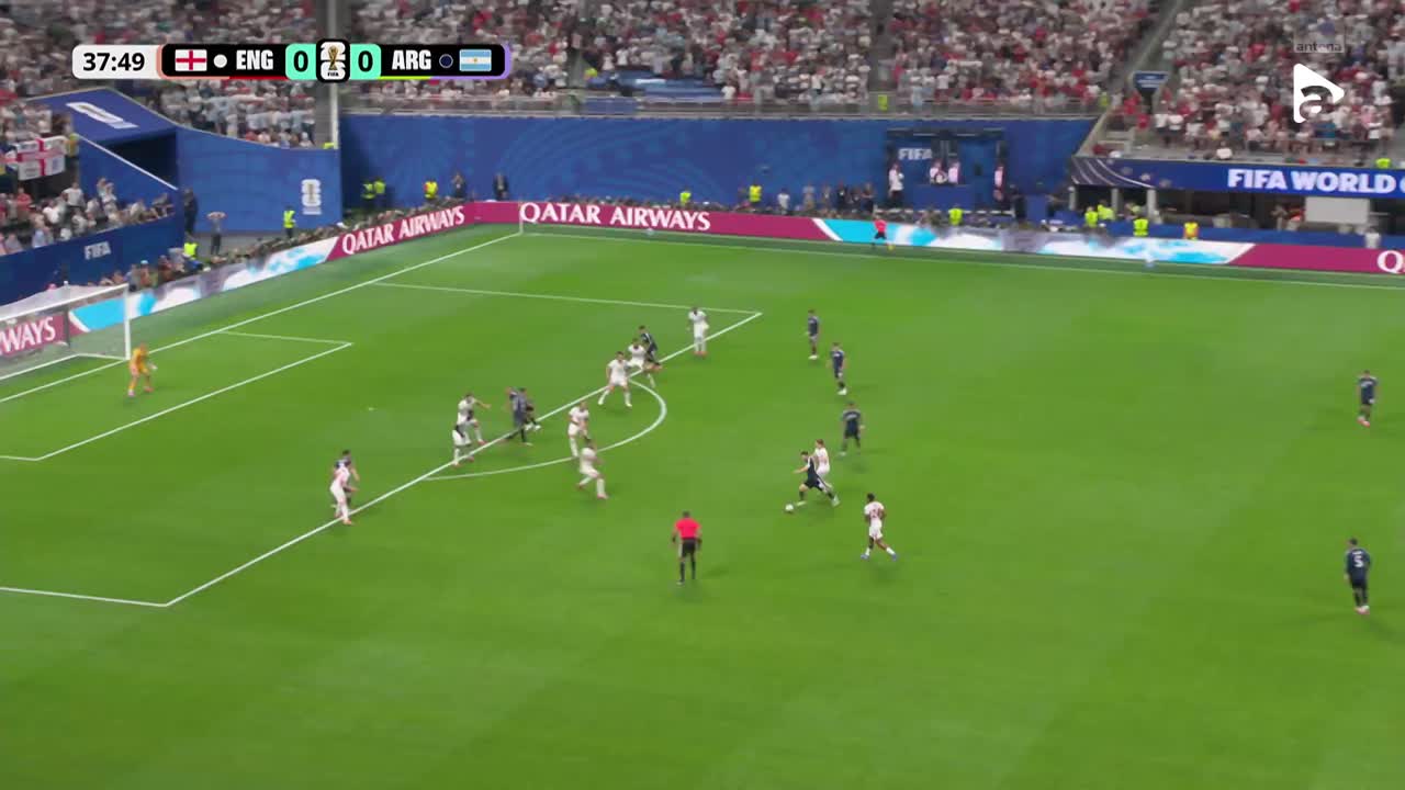 Enzo Fernandez a șutat de la distanță peste poartă | Anglia - Argentina