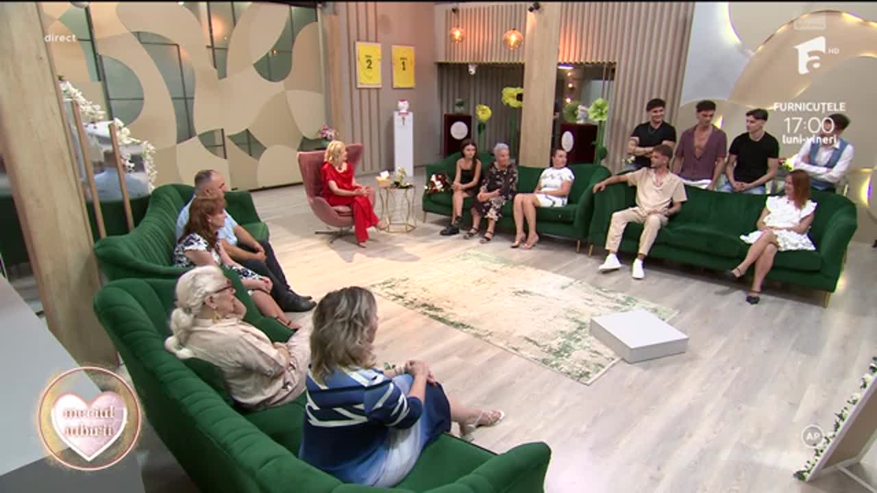 Mireasa, sezonul 13. Băieții probează costumele de ginere &icirc;n fața familiilor. Reacțiile celor dragi