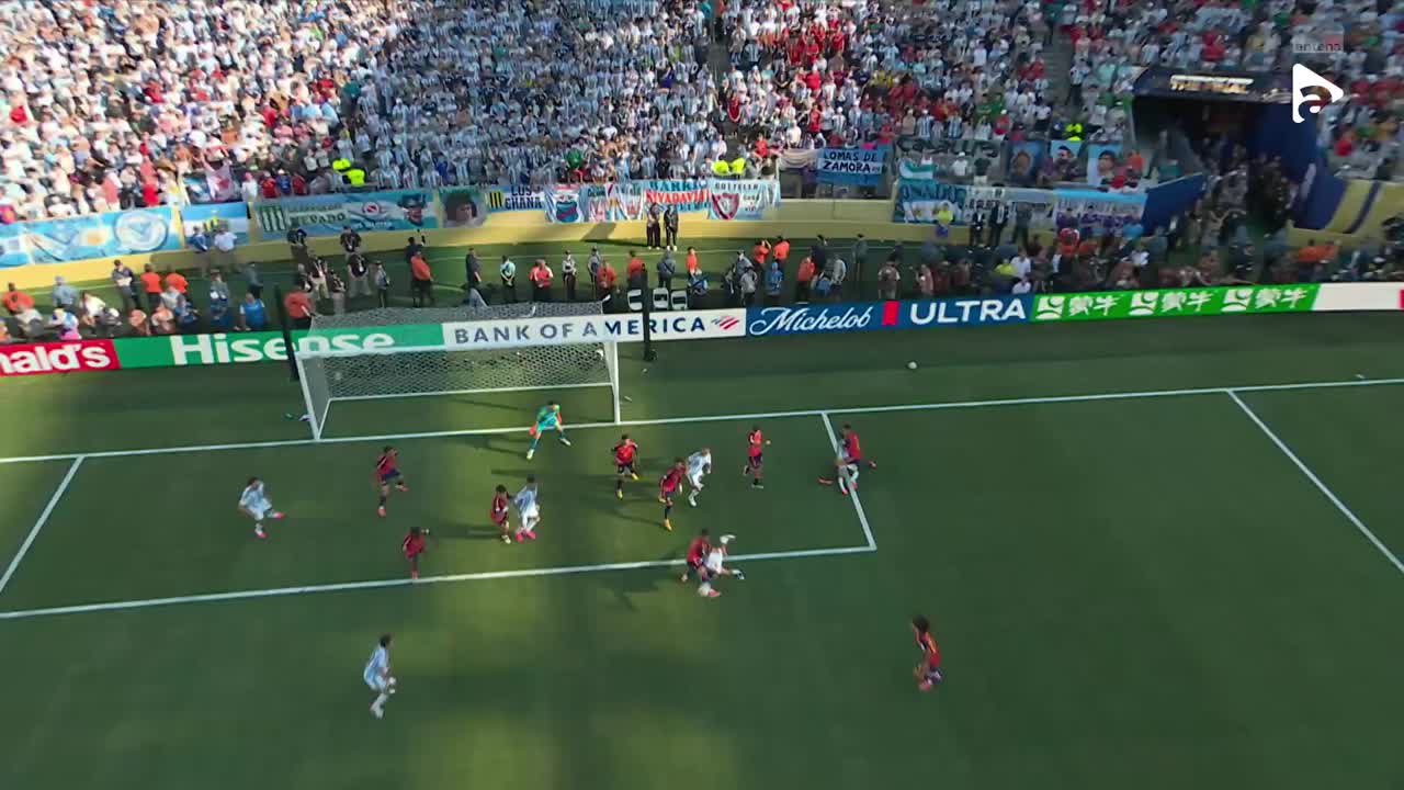 Simeone a şutat peste poartă dintr-o poziţie excelentă | Spania - Argentina
