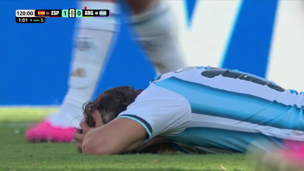 Simeone a şutat peste poartă dintr-o poziţie excelentă | Spania - Argentina