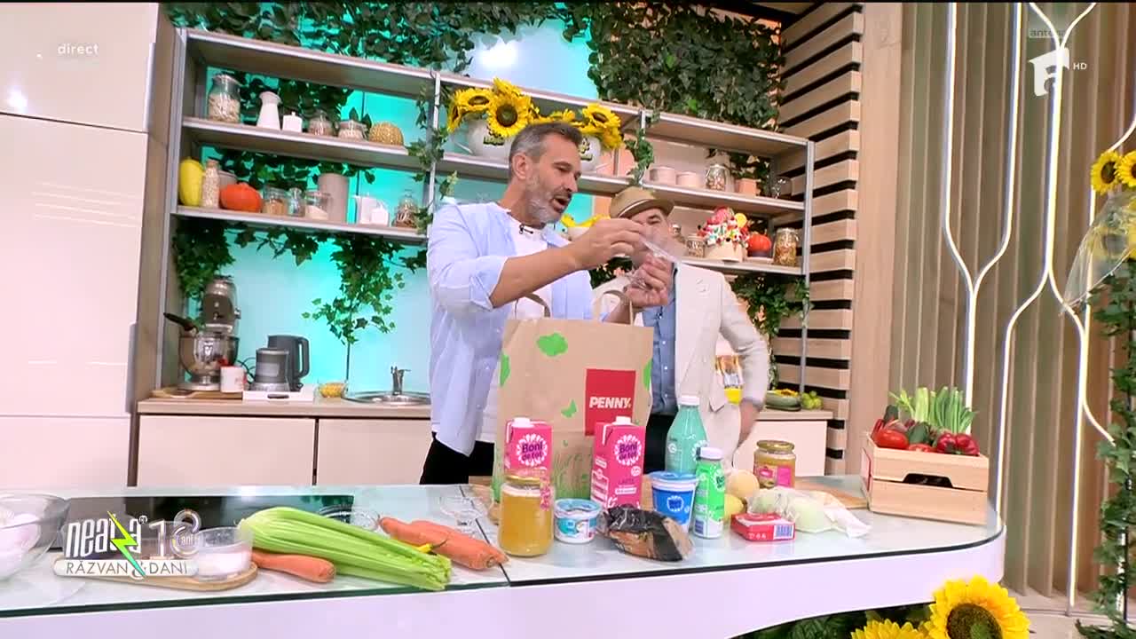 Rețeta de iaurt bătut cu lăm&acirc;ie și pere caramelizate, un desert simplu și răcoritor, pregătit de Chef Nicolai Tand! Cum se face
