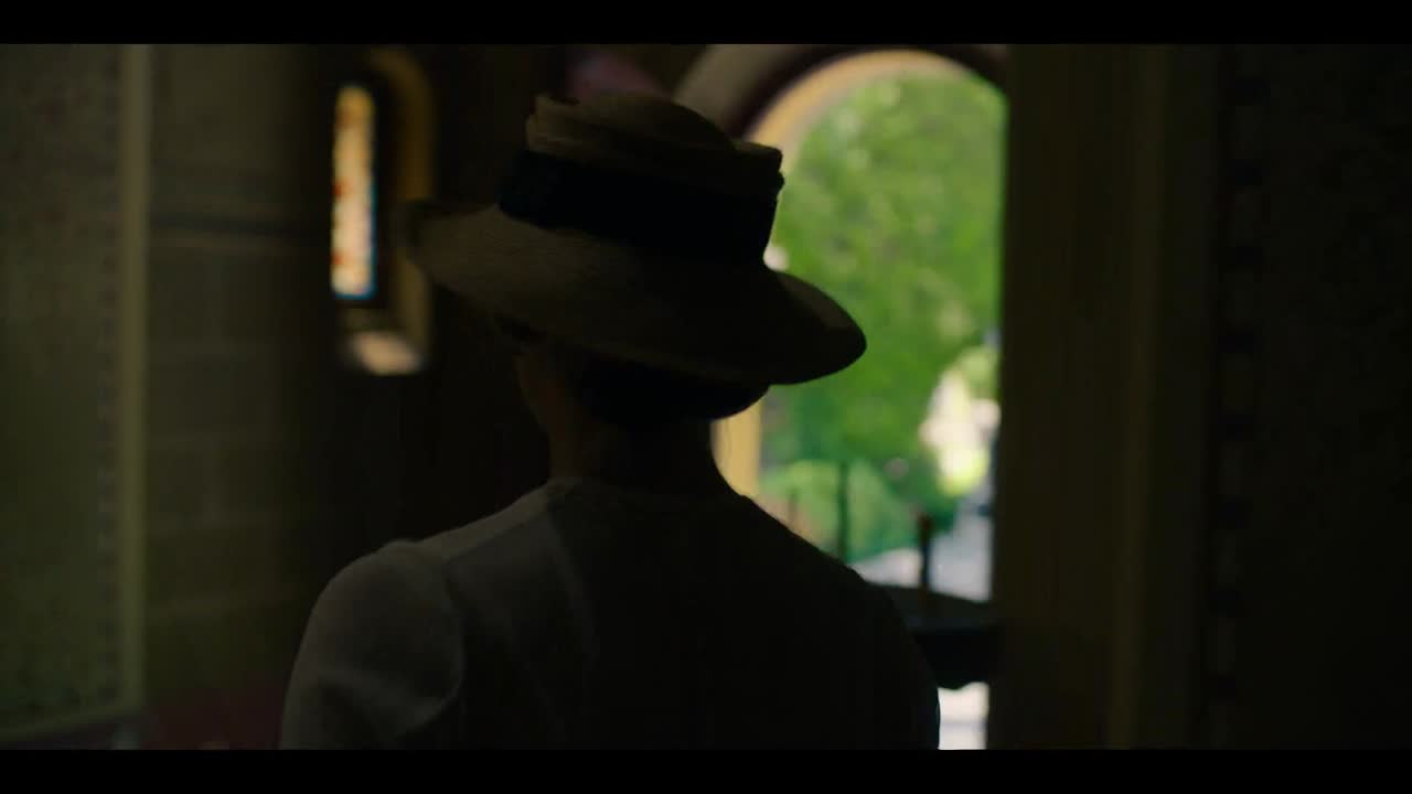 S3 E1 | Hotel Portofino