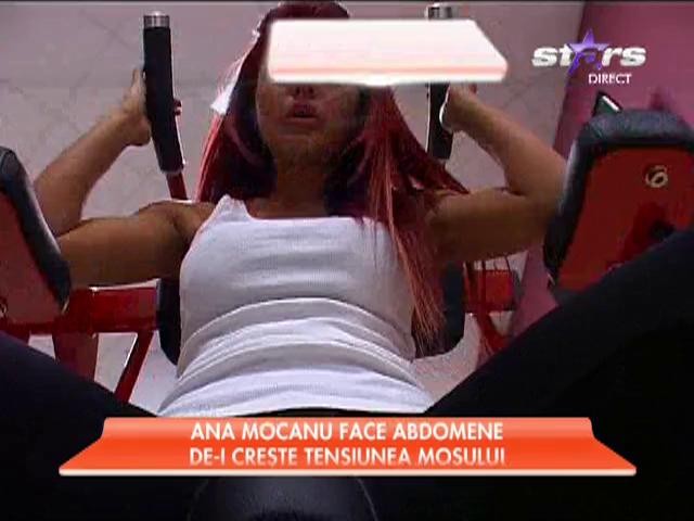 Fitness la Star Matina! Ana Mocanu face abdomene