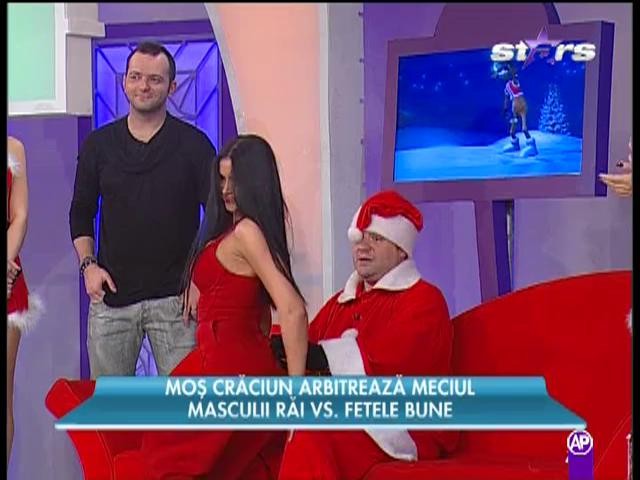 Moşul Andrei Duban primeşte un dans &icirc;n poala de la fetele obraznice