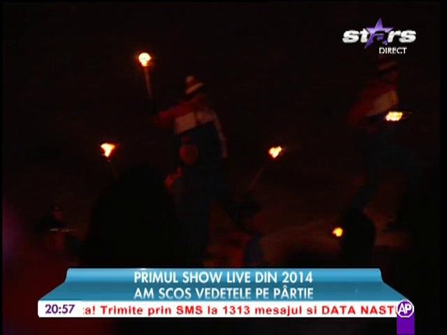 Super show cu torţe pe p&acirc;rtia din Azuga