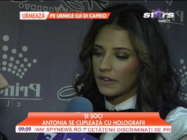 Antonia se cupleaza cu Holograf!
