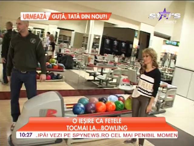 Fetele au iesit la Bowling