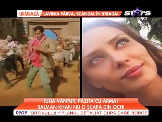 Iulia V&acirc;ntur, păzită cu arma