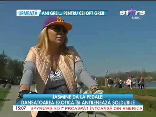 Jasmine da la pedale
