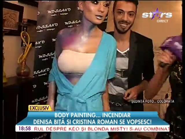 Denisa Bita si Cristina Roman se vopsesc, body painting