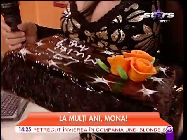 La multi ani Mona!