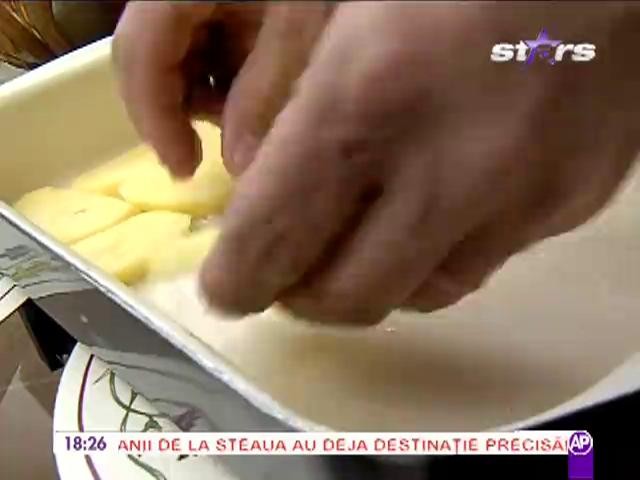 Maria C&acirc;rneci va prepara musaca din carne cu legume si un compot de mere