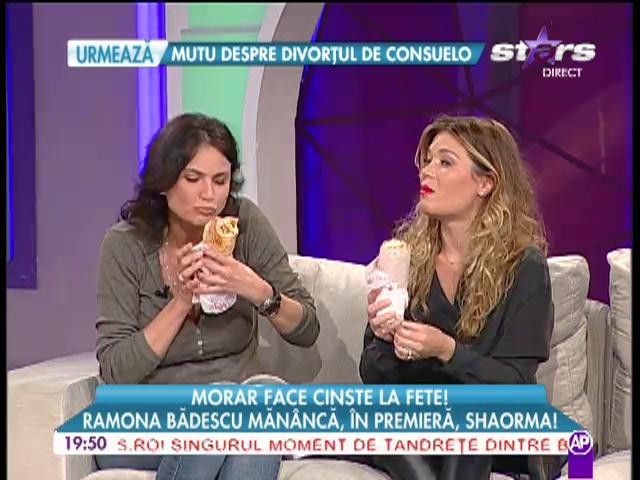 Ramona Bădescu măn&acirc;ncă pentru prima dată shaorma
