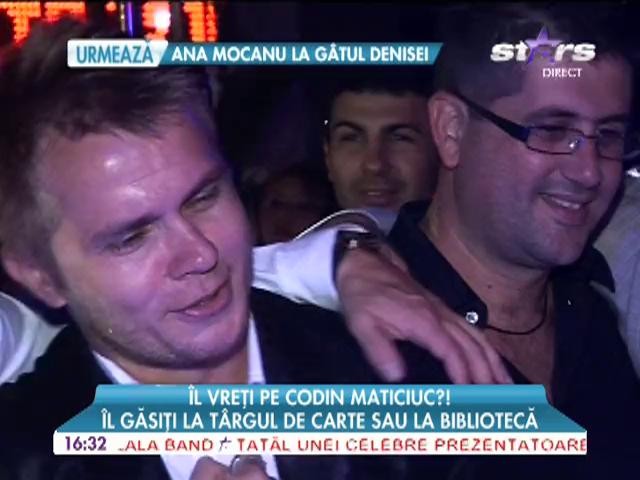 Codin Maticiuc, surprins la T&acirc;rgul de Carte