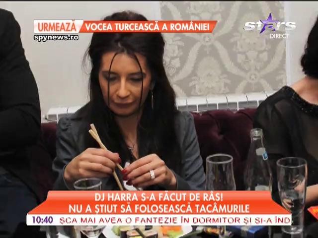 DJ Harra s-a facut de ras! Nu a stiut sa foloseasca tacamurile