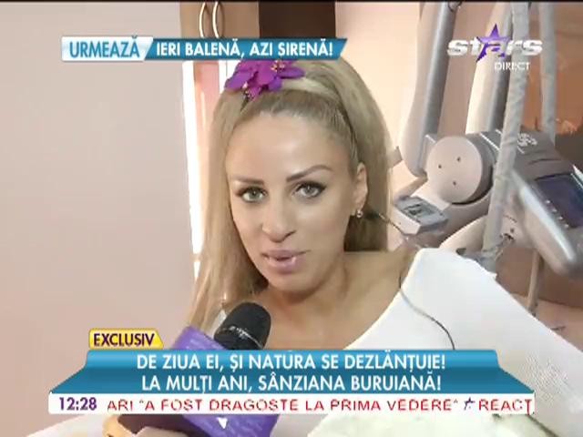 La mulţi ani, S&acirc;nziana Buruiană! Iată cum petrece blondina de ziua ei!