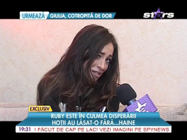 Hoții au lăsat-o pe Rubi fără haine
