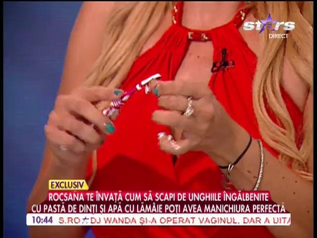 Rocsana Marcu te &icirc;nvaţă cum să scapi de unghiile &icirc;ngălbenite!