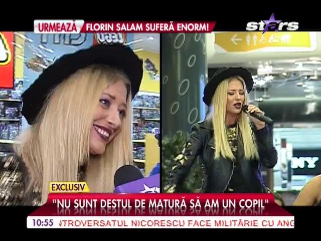 Delia: "Nu mă văd prea cur&acirc;nd mămică"