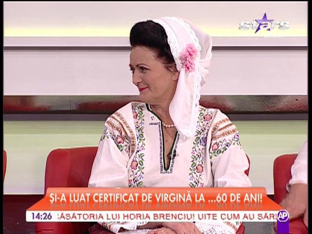 Şi-a luat certificat de virgina la 60 de ani!