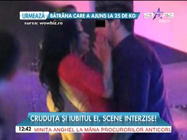 Daniela Crudu şi iubitul ei, scene interzise! Cum s-au sărutat cei doi &icirc;n club