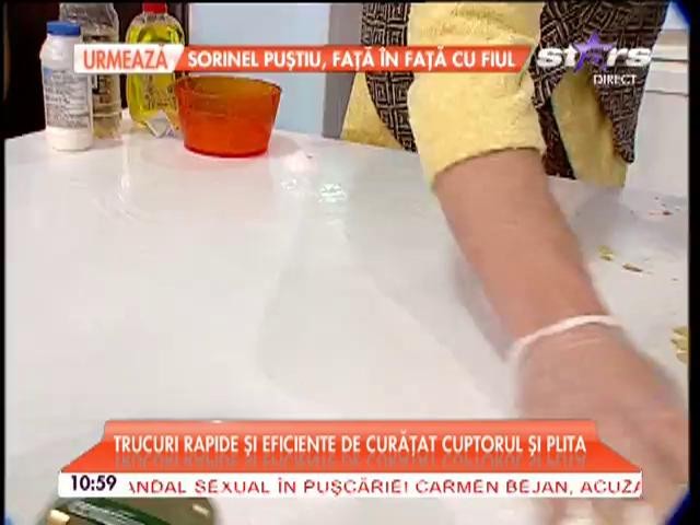 Trucuri rapide şi eficiente de curăţat cuptorul şi plita