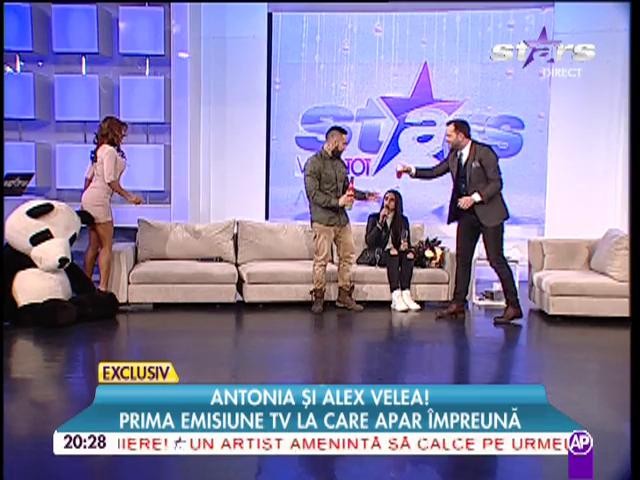 Alex Velea, despre experienţa de a fi tătic: "A fost o combinaţie de pl&acirc;ns cu r&acirc;s, nu ştiam cum să reacţionez"