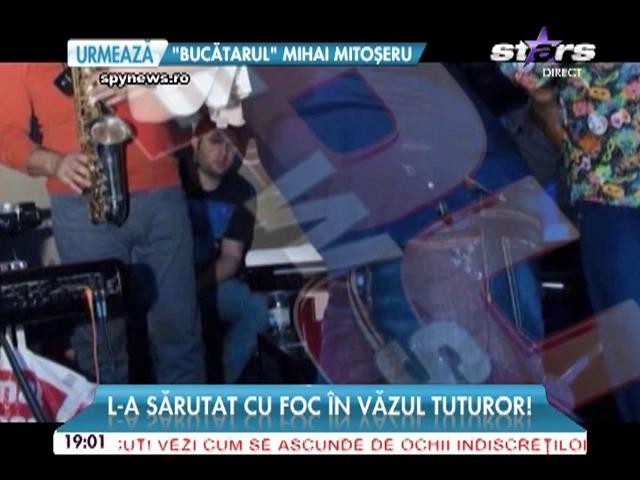 Florin Salam, prins &icirc;n off-side! L-a sărutat cu foc &icirc;n văzul tuturor
