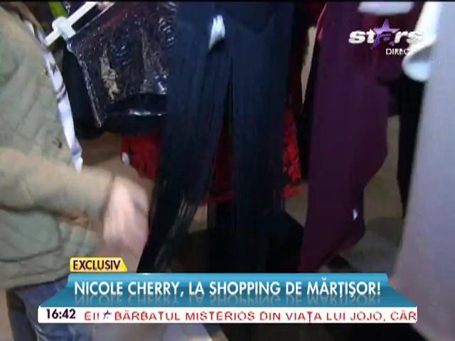 Nicole Cherry, la shopping! Artista şi-a oferit un mărţişor, &icirc;n avans