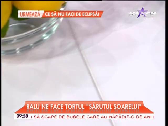 Raluca face tortul "Sărutul soarelui"