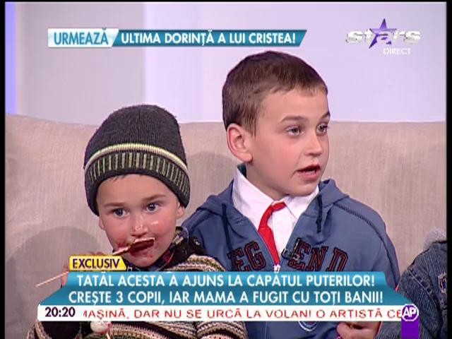 Tatăl care creşte trei băieţi doar cu p&acirc;ine! Mama lor l-a &icirc;nşelat şi a fugit cu toţi banii 2