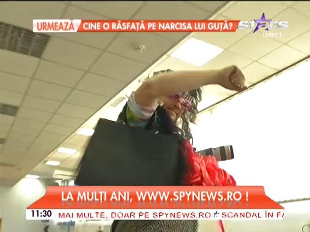 Show total! Doamna Screlohouse a urat "La mulţi ani" echipei Spynews.ro
