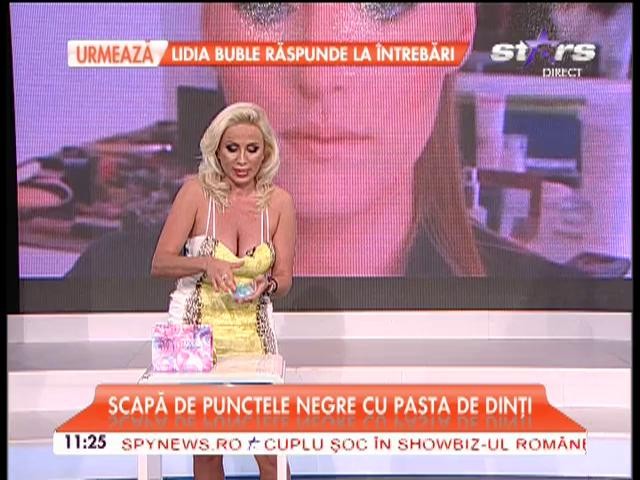 Scapă de punctele negre cu pasta de dinţi!